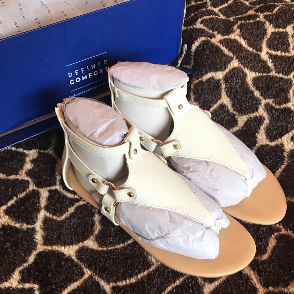 NWB Apt. 9 defined comfort sandals
